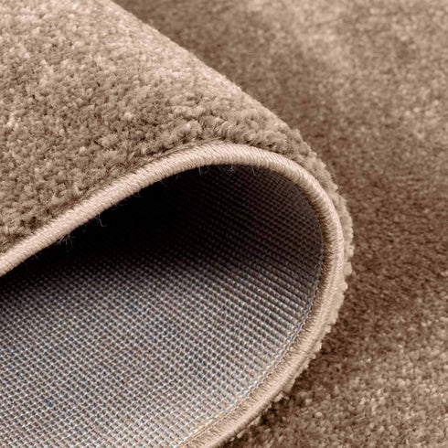 Kurzflor Teppich Designer | Flauschiger Flachflor fürs Wohnzimmer, Esszimmer, Schlafzimmer oder Kinderzimmer | Braun Rund